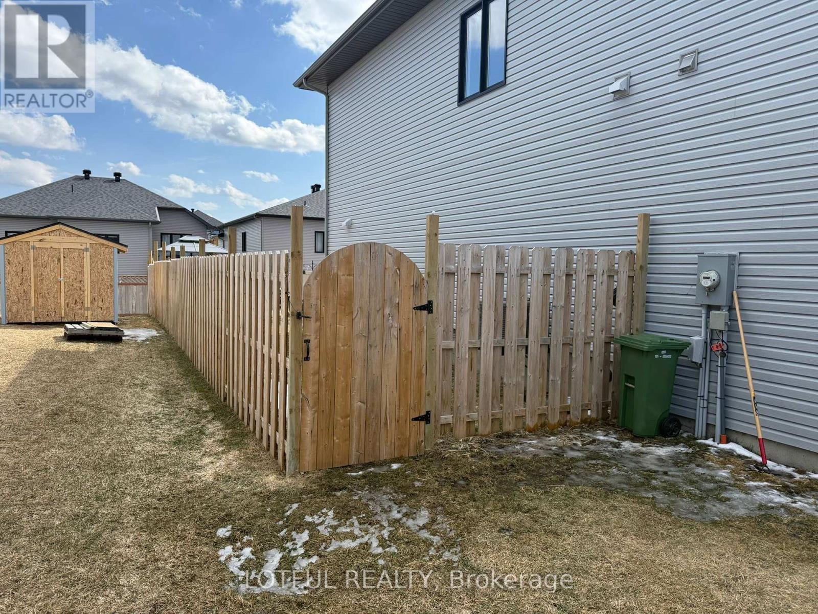 304 Belfort Street, Russell, Ontario  K0A 1W0 - Photo 18 - X12952814