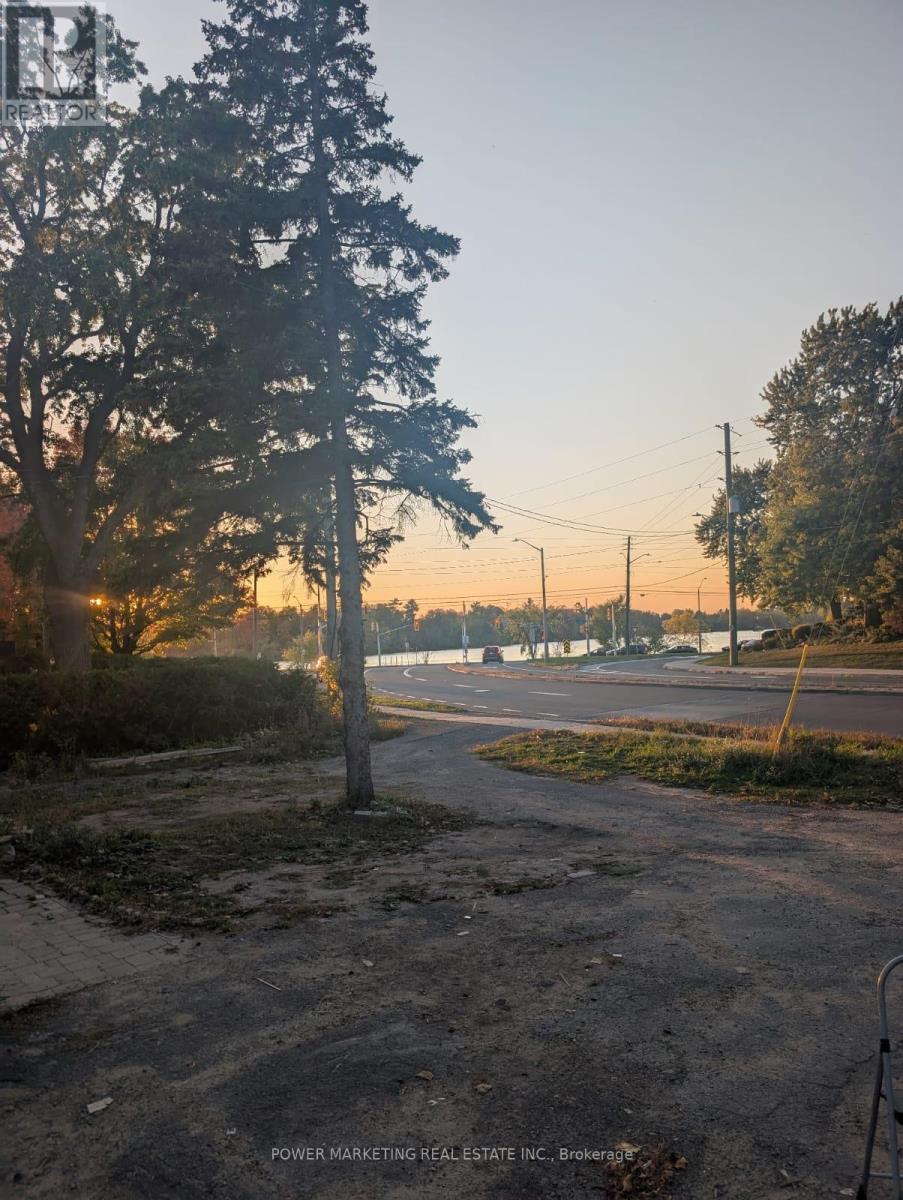 636 Walkley Road, Ottawa, Ontario  K1V 6R9 - Photo 9 - X12952872