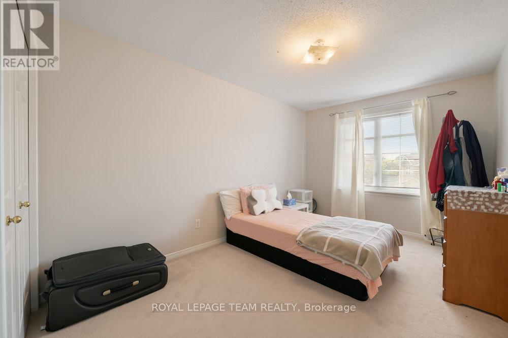 243 Royal Gala Private, Ottawa, Ontario  K1B 1C7 - Photo 10 - X12952876