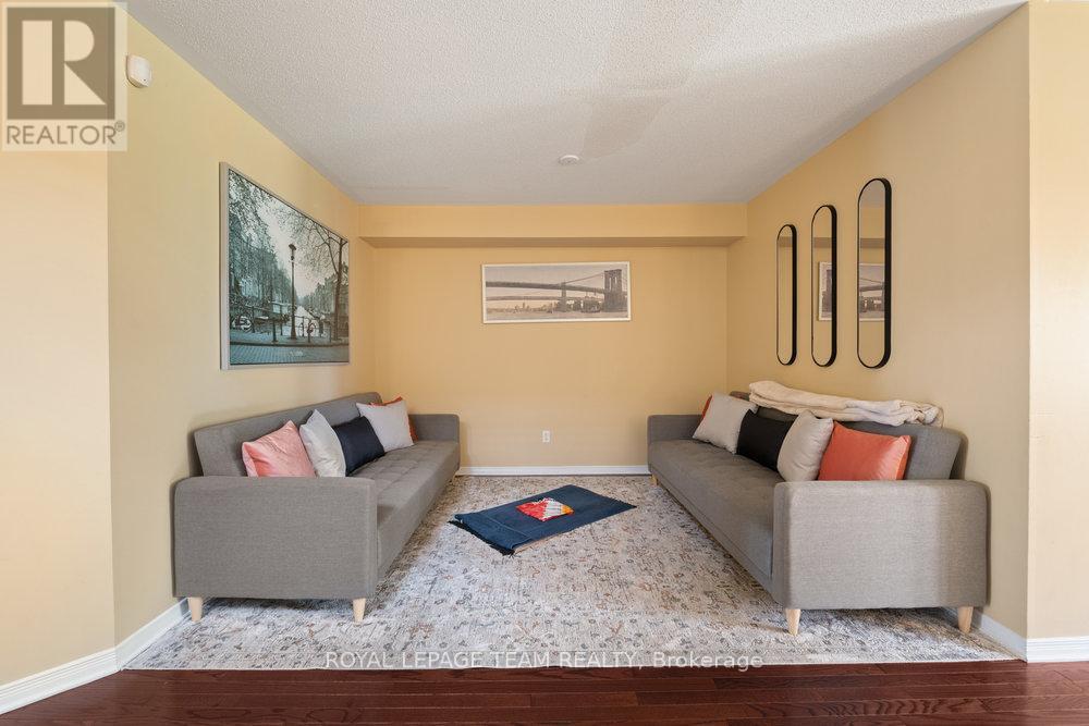 243 Royal Gala Private, Ottawa, Ontario  K1B 1C7 - Photo 15 - X12952876