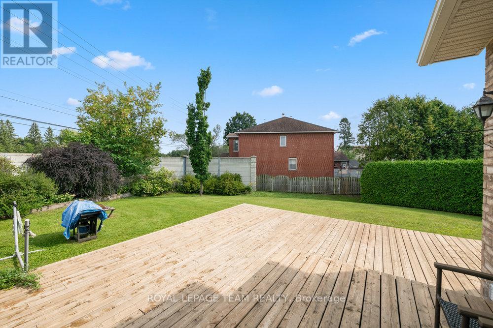 243 Royal Gala Private, Ottawa, Ontario  K1B 1C7 - Photo 18 - X12952876