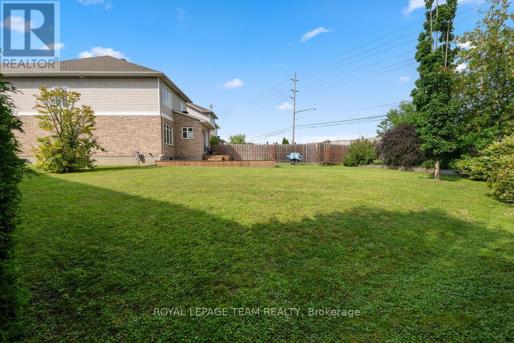 243 Royal Gala Private, Ottawa, Ontario  K1B 1C7 - Photo 19 - X12952876