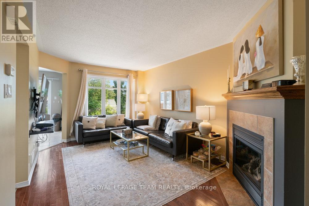 243 Royal Gala Private, Ottawa, Ontario  K1B 1C7 - Photo 4 - X12952876