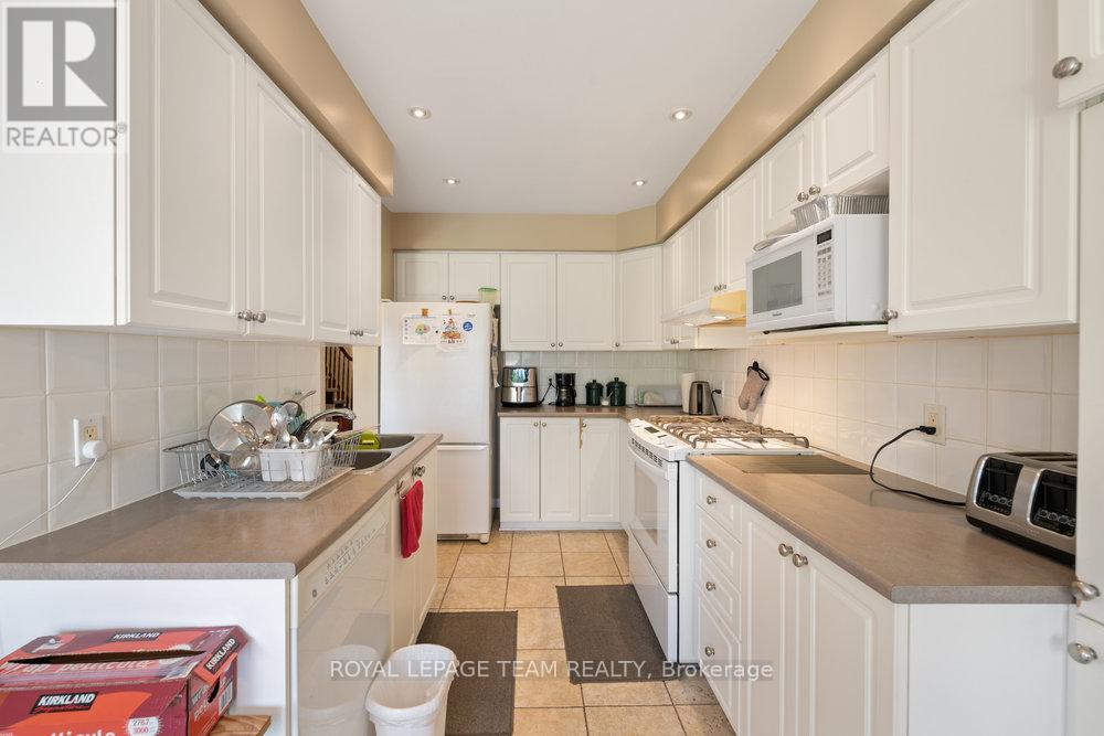 243 Royal Gala Private, Ottawa, Ontario  K1B 1C7 - Photo 6 - X12952876