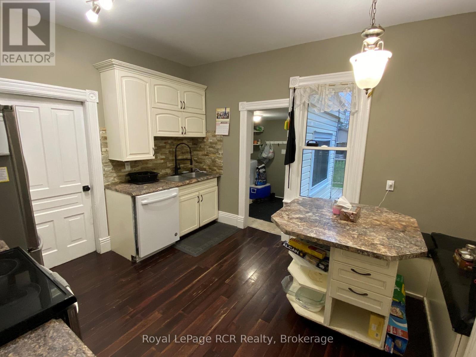 631 9th Avenue, Hanover, Ontario  N4N 2M7 - Photo 11 - X12944298