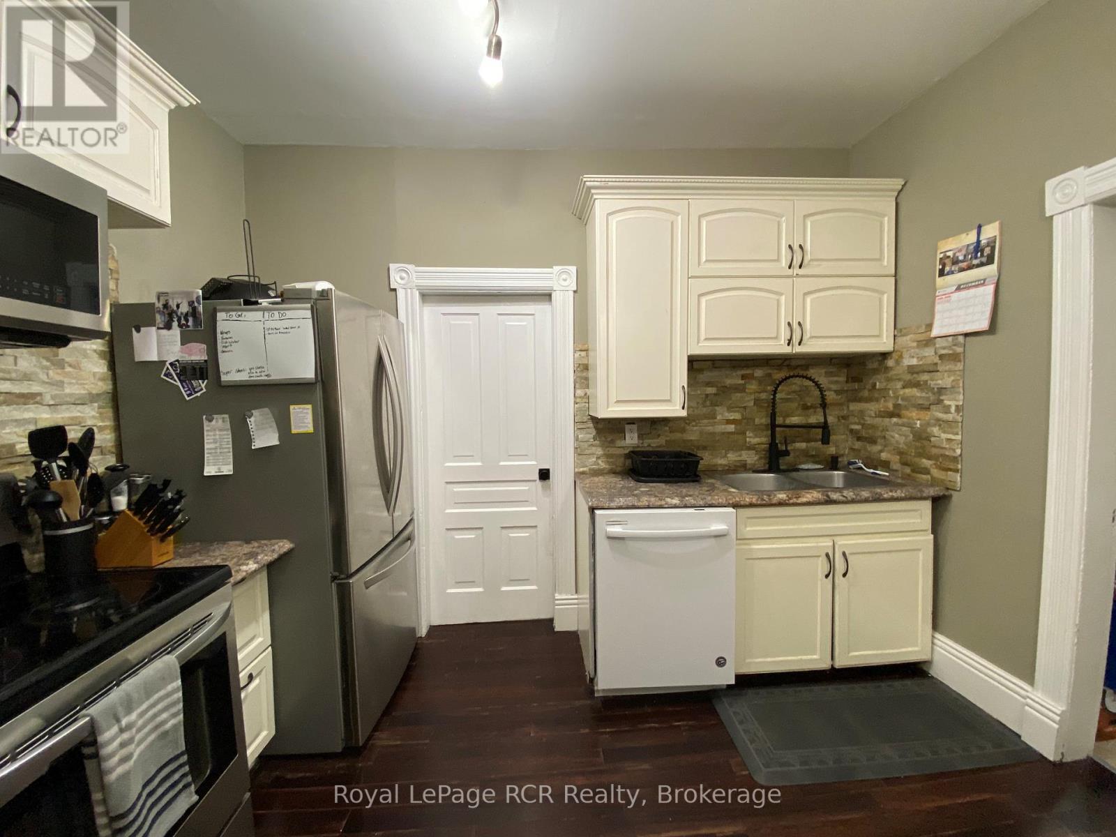 631 9th Avenue, Hanover, Ontario  N4N 2M7 - Photo 9 - X12944298