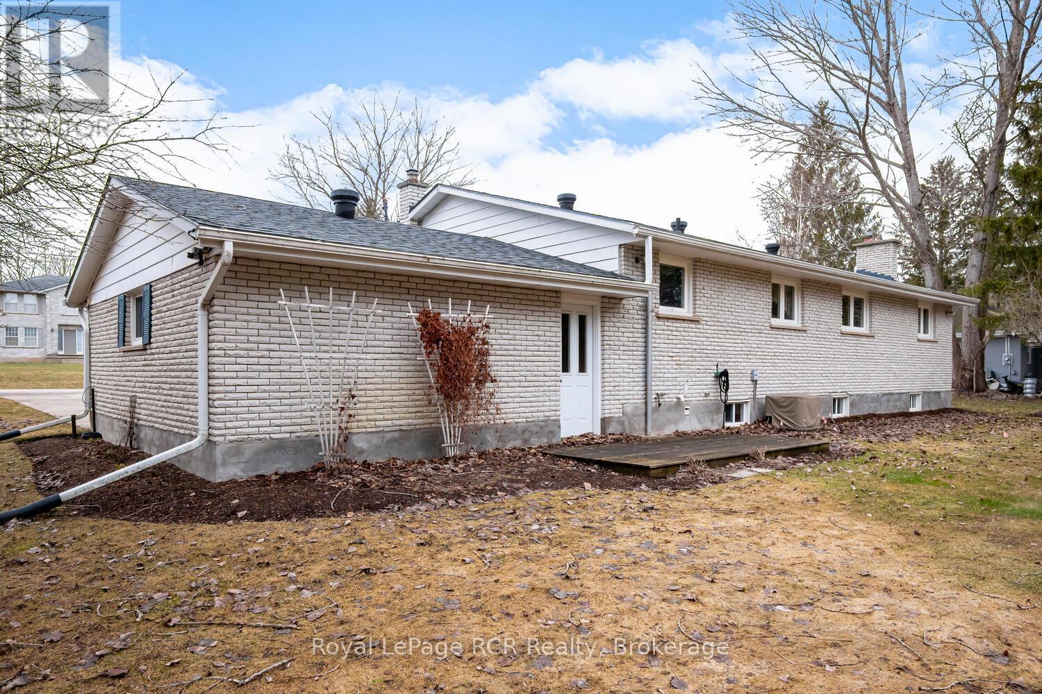 147 Finden Street, Georgian Bluffs, Ontario  N4K 6V5 - Photo 16 - X12952648