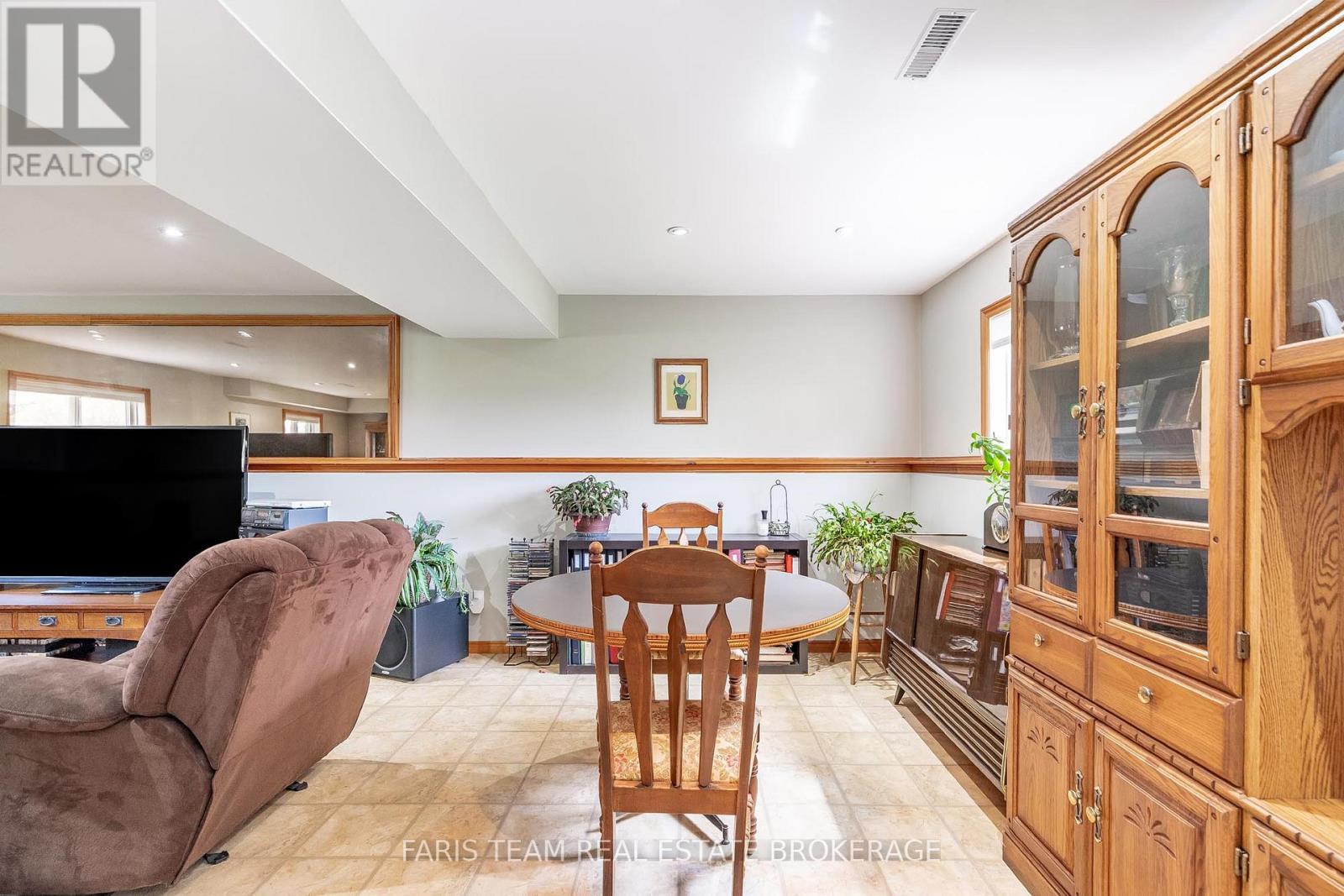 856 Church Drive, Innisfil, Ontario  L0L 1K0 - Photo 17 - N12902376