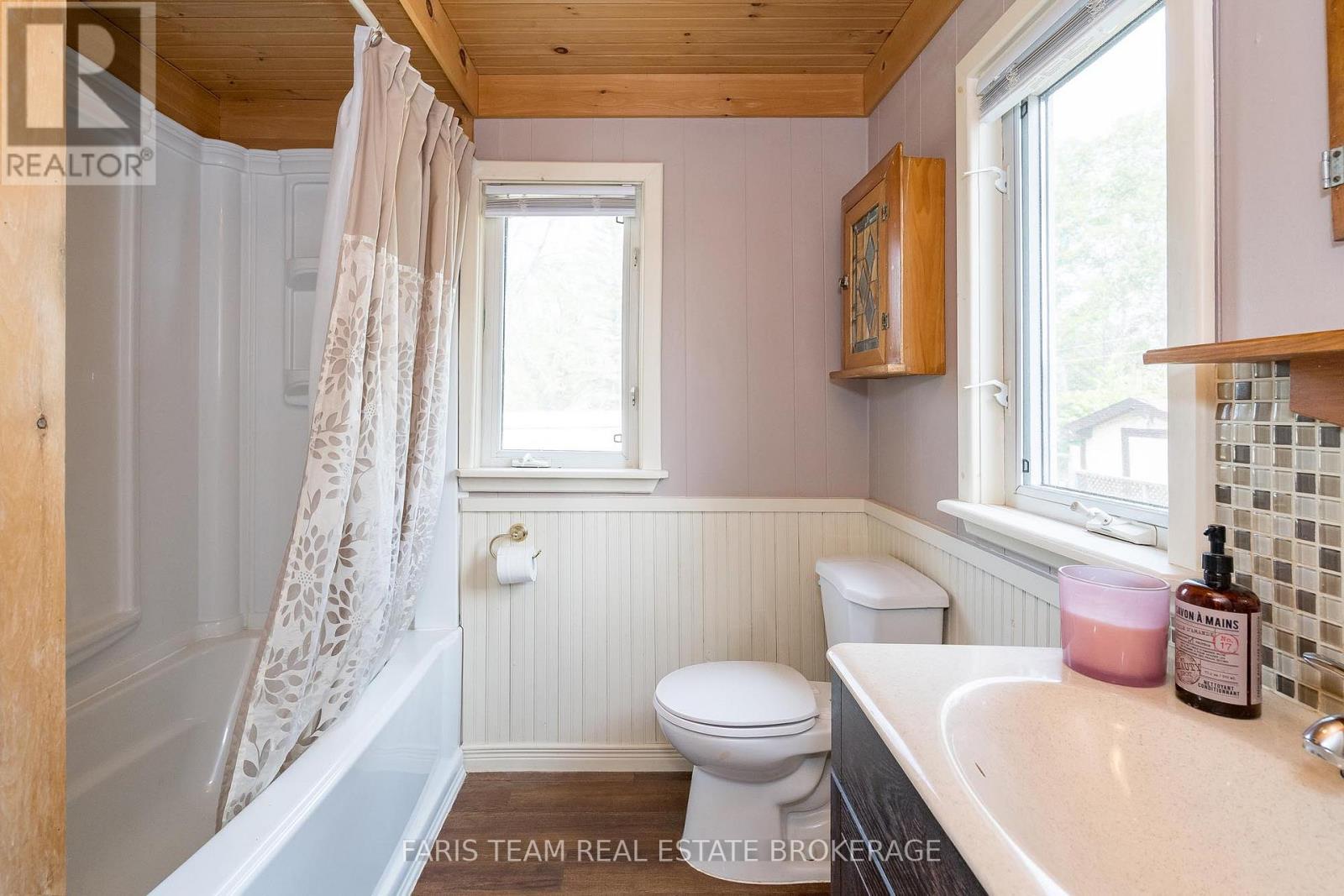 5632 Penetanguishene Road, Springwater, Ontario  L0L 1P0 - Photo 12 - S12874534