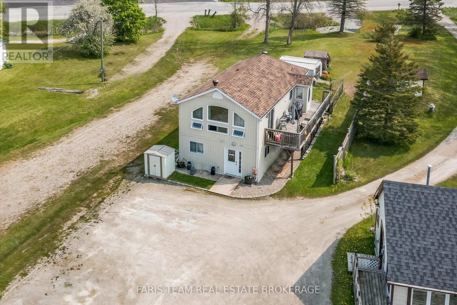 5632 Penetanguishene Road, Springwater, Ontario  L0L 1P0 - Photo 4 - S12874534
