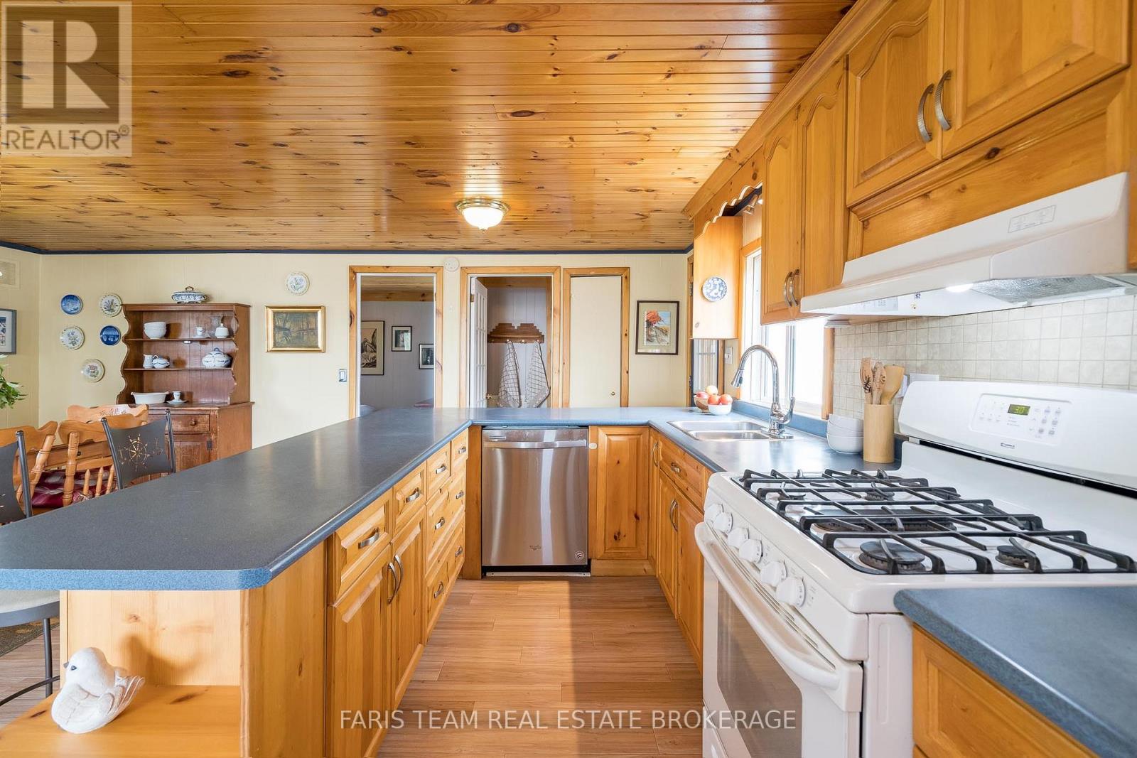 5632 Penetanguishene Road, Springwater, Ontario  L0L 1P0 - Photo 7 - S12874534