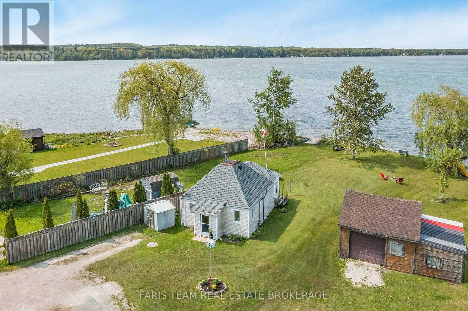 5632 Penetanguishene Road, Springwater, Ontario  L0L 1P0 - Photo 3 - S12874534