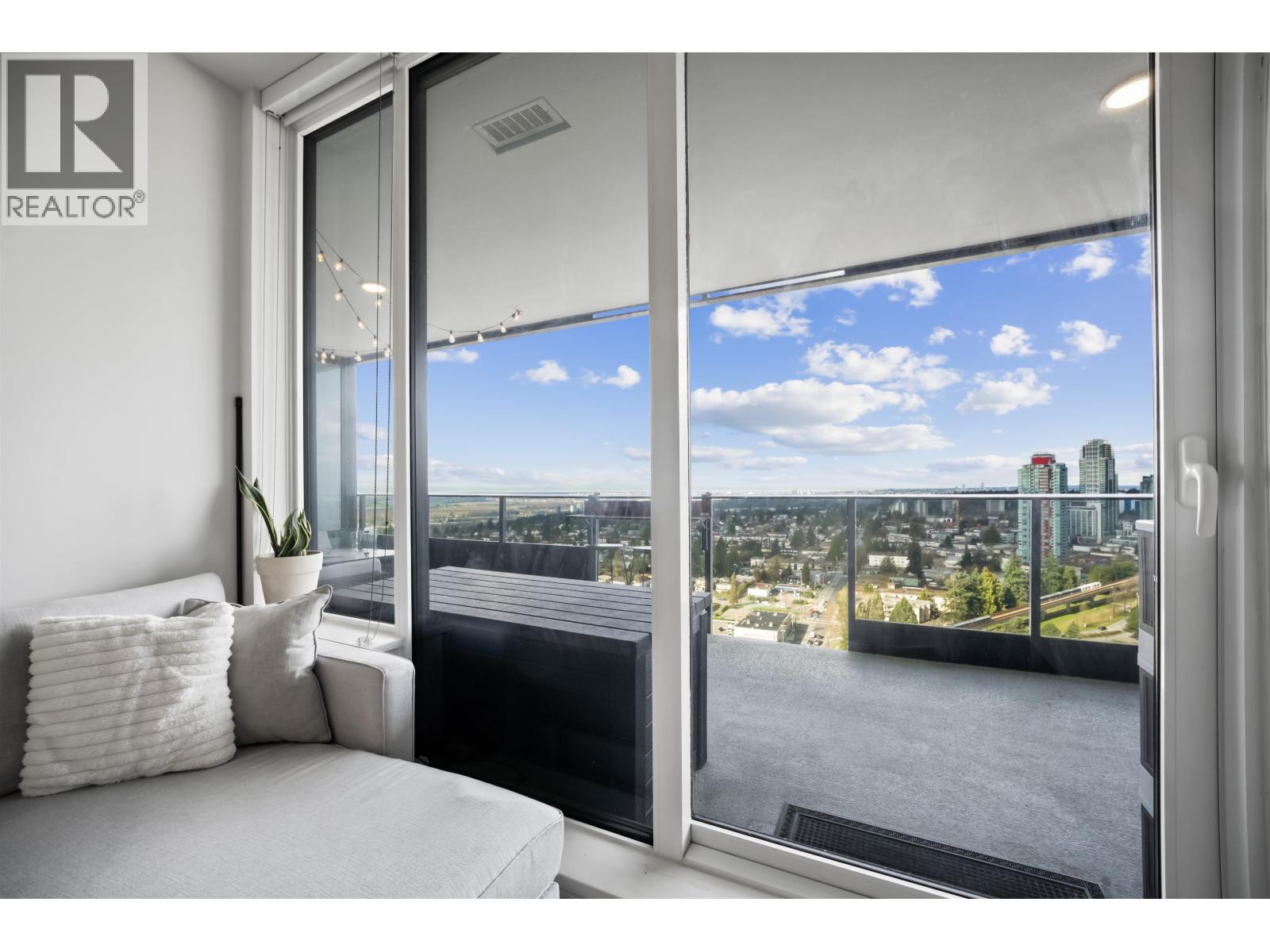 2501 6699 Dunblane Avenue, Burnaby, British Columbia  V5H 0J8 - Photo 5 - R3106537