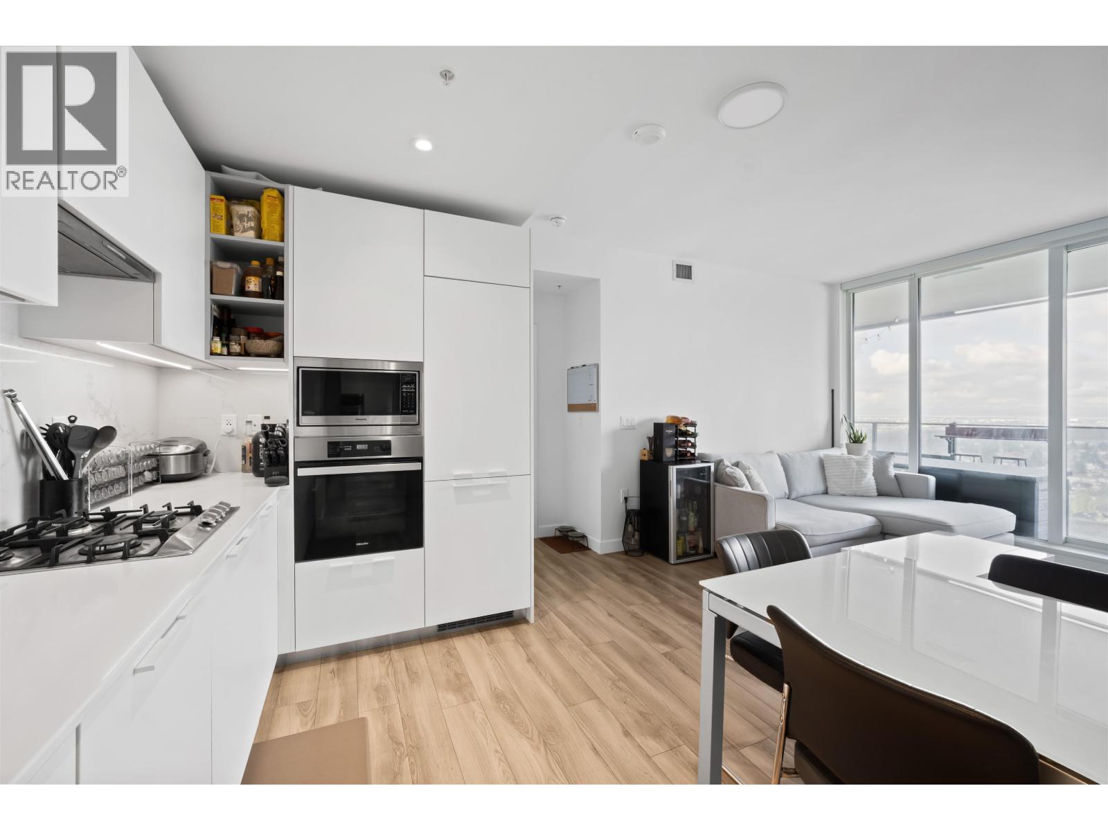 2501 6699 Dunblane Avenue, Burnaby, British Columbia  V5H 0J8 - Photo 6 - R3106537