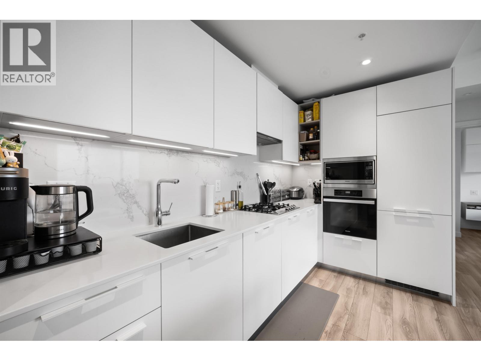 2501 6699 Dunblane Avenue, Burnaby, British Columbia  V5H 0J8 - Photo 9 - R3106537