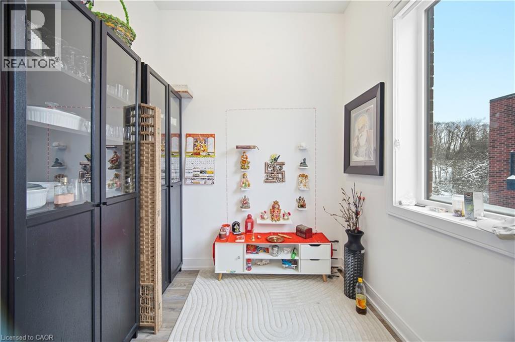 5 Taylor Court, Peel, Ontario  L7E 2R7 - Photo 13 - 40817432