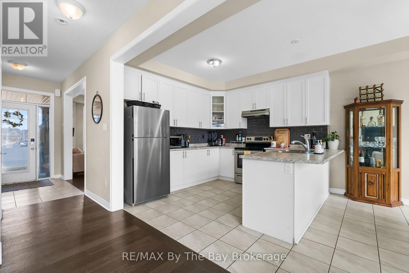 56 Kirby Avenue, Collingwood, Ontario  L9Y 3Y8 - Photo 7 - S12952832