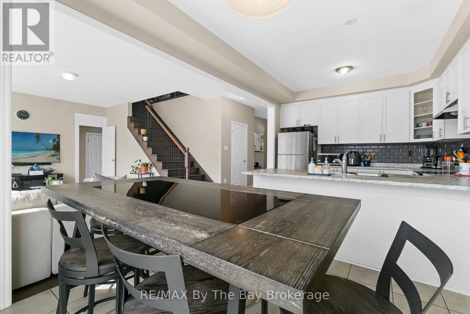 56 Kirby Avenue, Collingwood, Ontario  L9Y 3Y8 - Photo 9 - S12952832