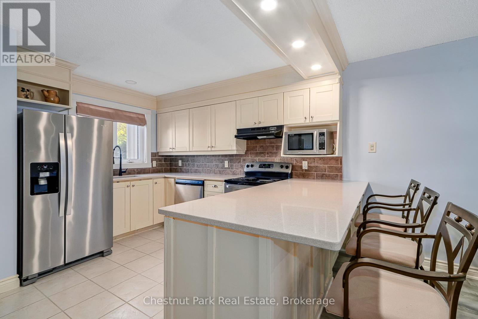 522 Oxbow Crescent, Collingwood, Ontario  L9Y 5B4 - Photo 10 - S12952860