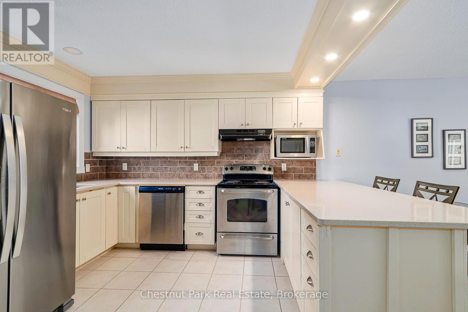 522 Oxbow Crescent, Collingwood, Ontario  L9Y 5B4 - Photo 6 - S12952860