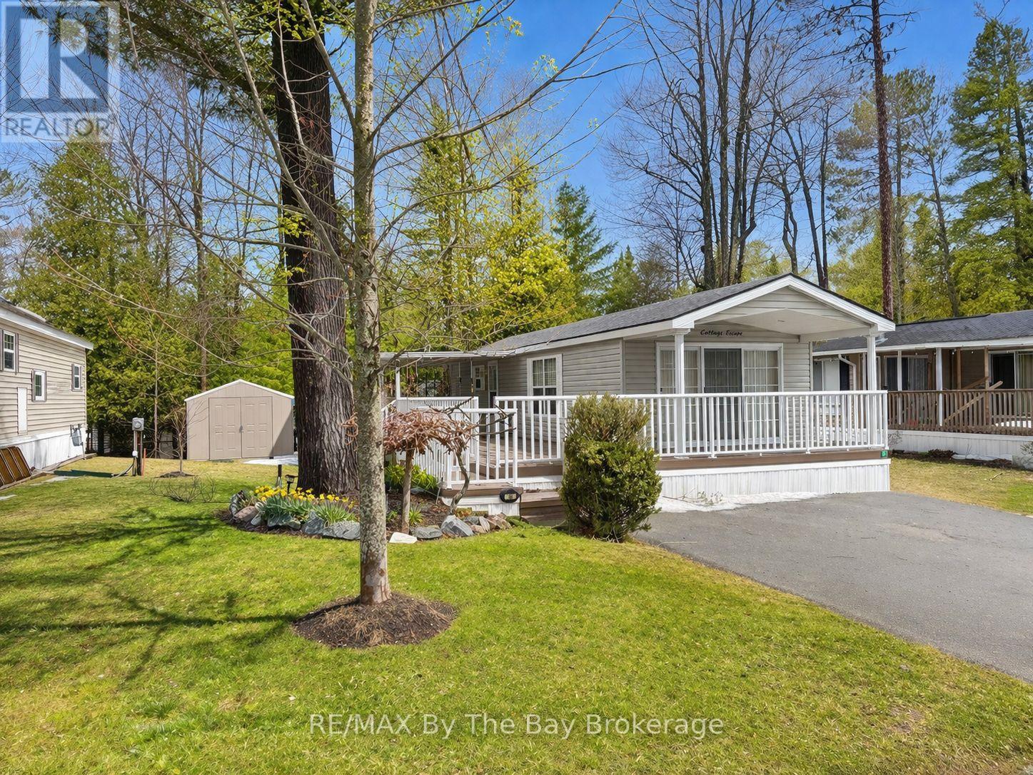 32 Temagami Trail, Wasaga Beach, Ontario  L9Z 1X7 - Photo 2 - S12952884