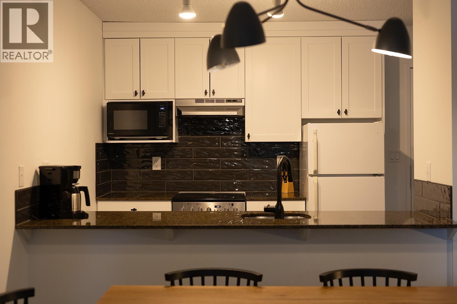 208 4200 Whistler Way, Whistler, British Columbia  V8E 1J4 - Photo 4 - R3098514