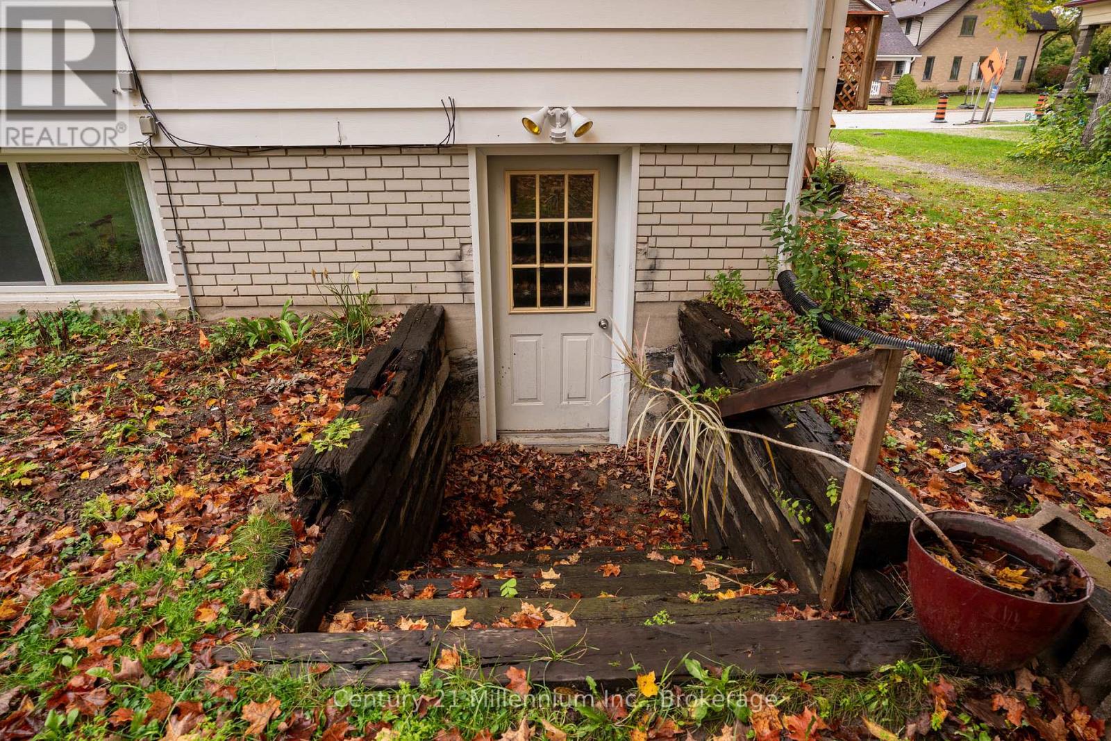 698 Gustavus Street, Saugeen Shores, Ontario  N0H 2C0 - Photo 14 - X12952850