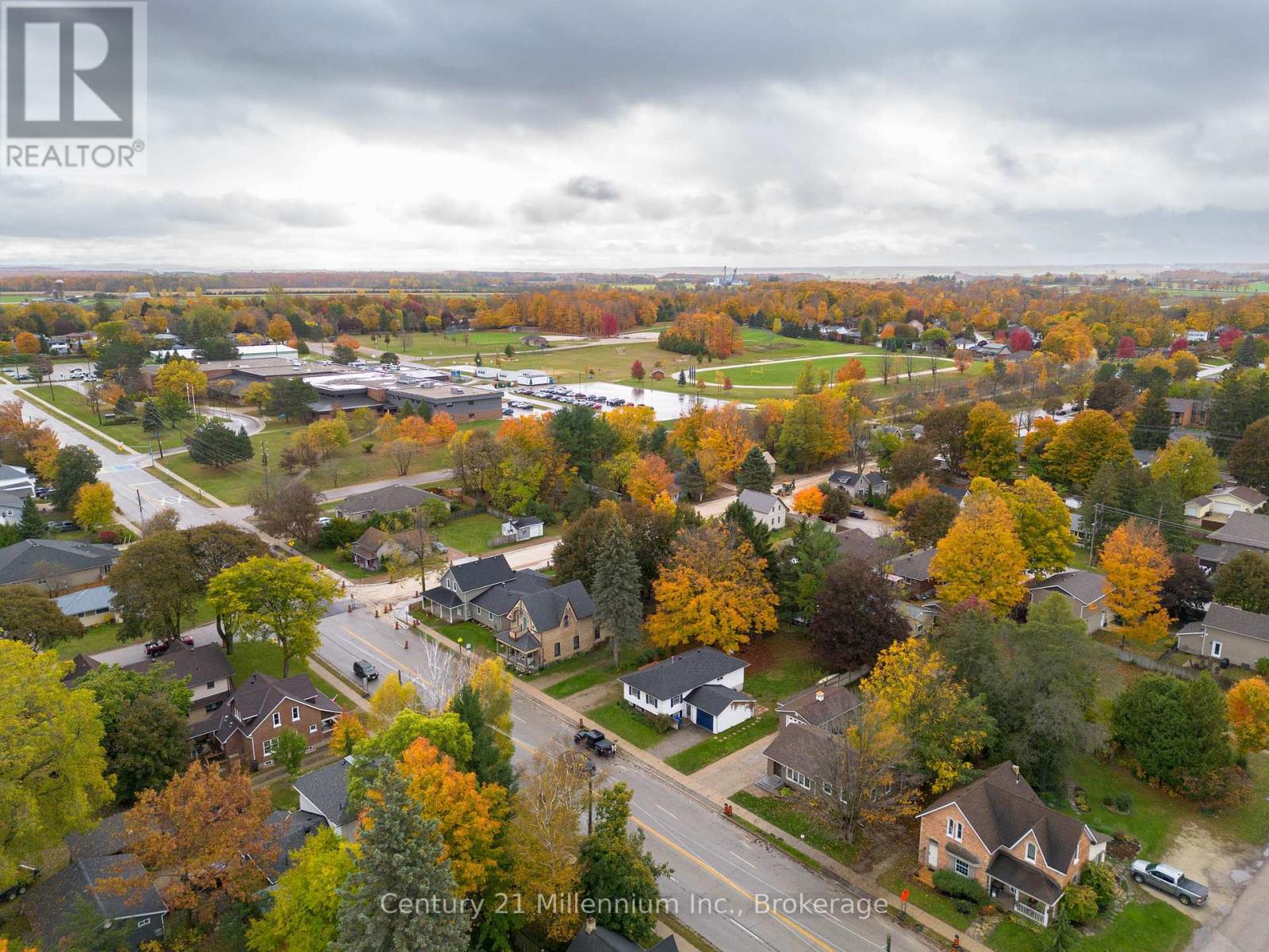 698 Gustavus Street, Saugeen Shores, Ontario  N0H 2C0 - Photo 6 - X12952850