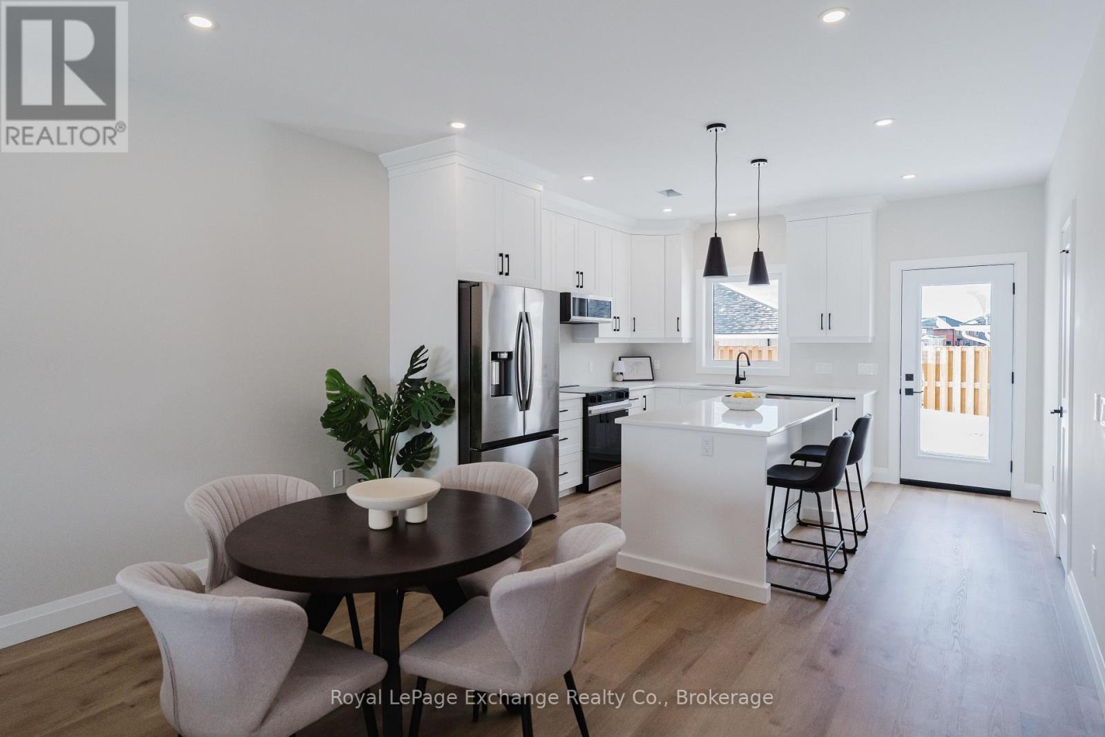 46 - 1071 Waterloo Street N, Saugeen Shores, Ontario  N0H 2C3 - Photo 6 - X12952882