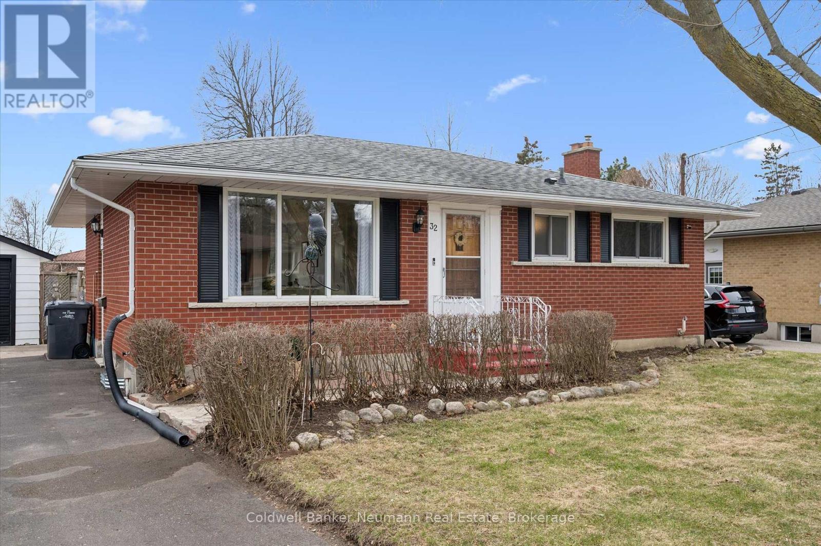 32 Sleeman Avenue, Guelph, Ontario  N1H 6E9 - Photo 2 - X12952908