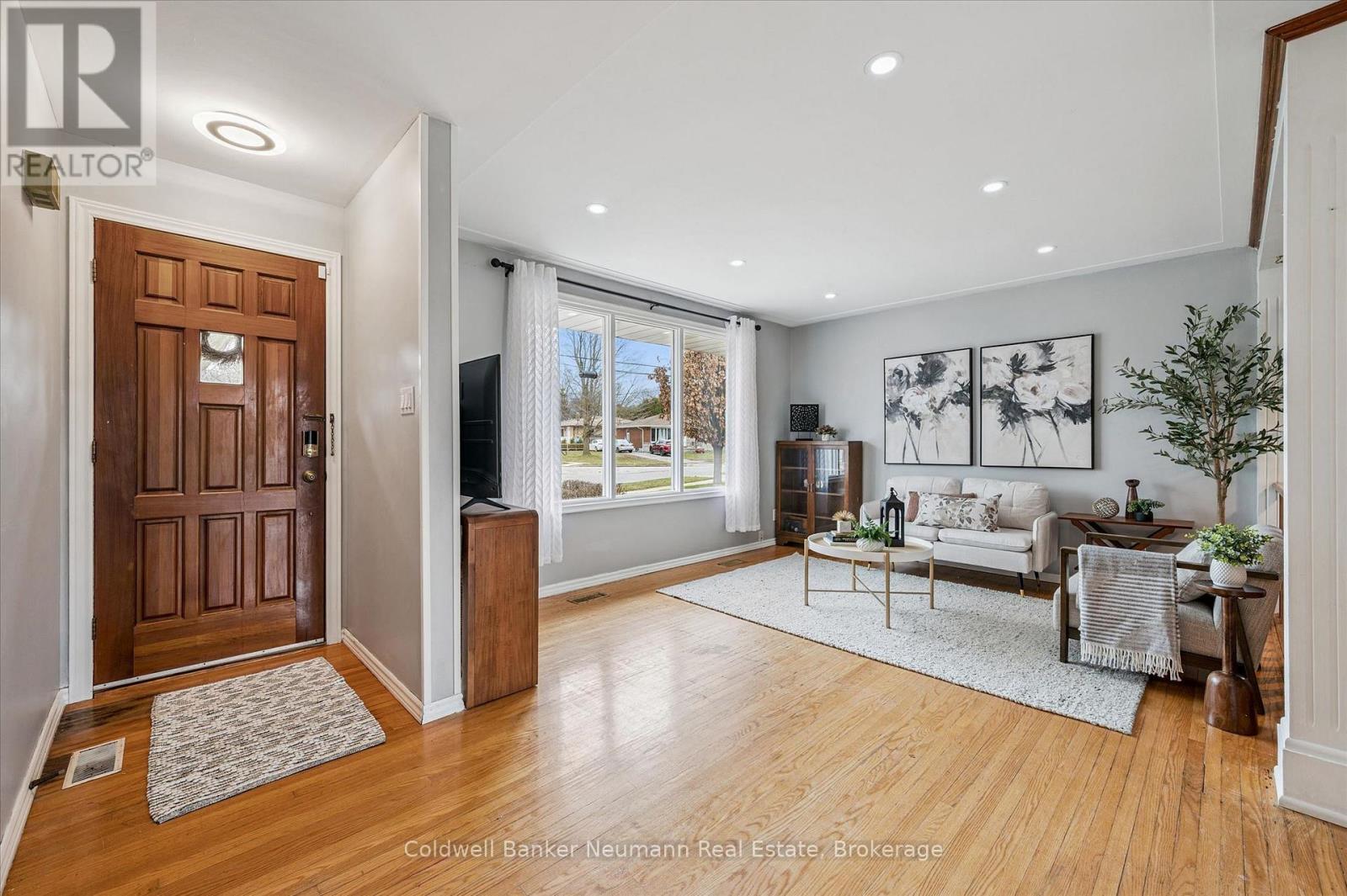 32 Sleeman Avenue, Guelph, Ontario  N1H 6E9 - Photo 4 - X12952908