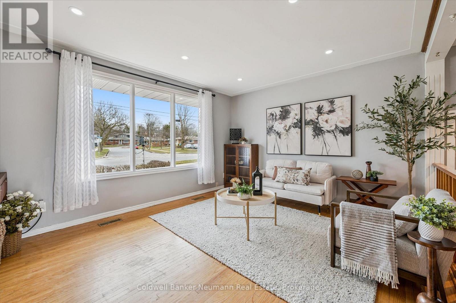 32 Sleeman Avenue, Guelph, Ontario  N1H 6E9 - Photo 5 - X12952908