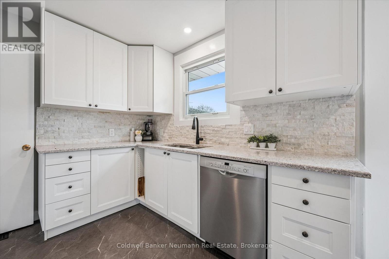 32 Sleeman Avenue, Guelph, Ontario  N1H 6E9 - Photo 8 - X12952908