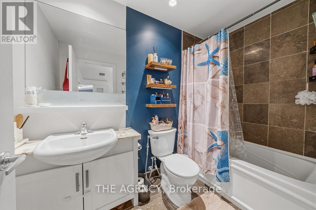 2103 - 218 Queens Quay Boulevard W, Toronto, Ontario  M5J 2Y6 - Photo 20 - C12952806