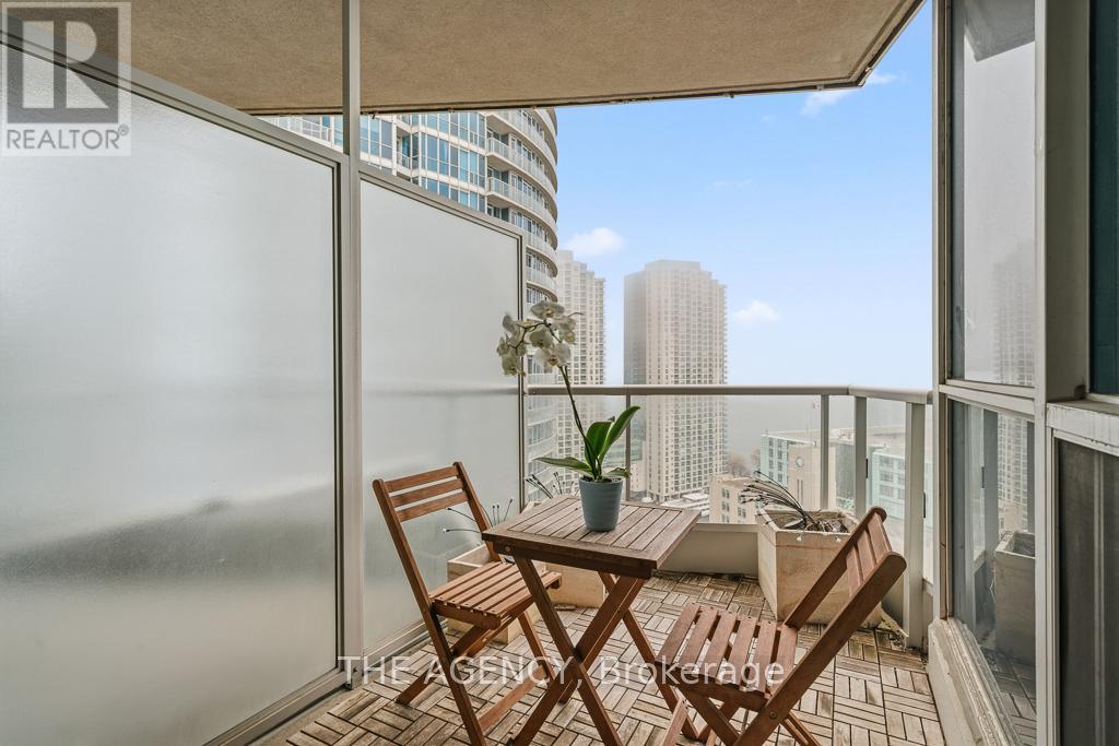 2103 - 218 Queens Quay Boulevard W, Toronto, Ontario  M5J 2Y6 - Photo 22 - C12952806