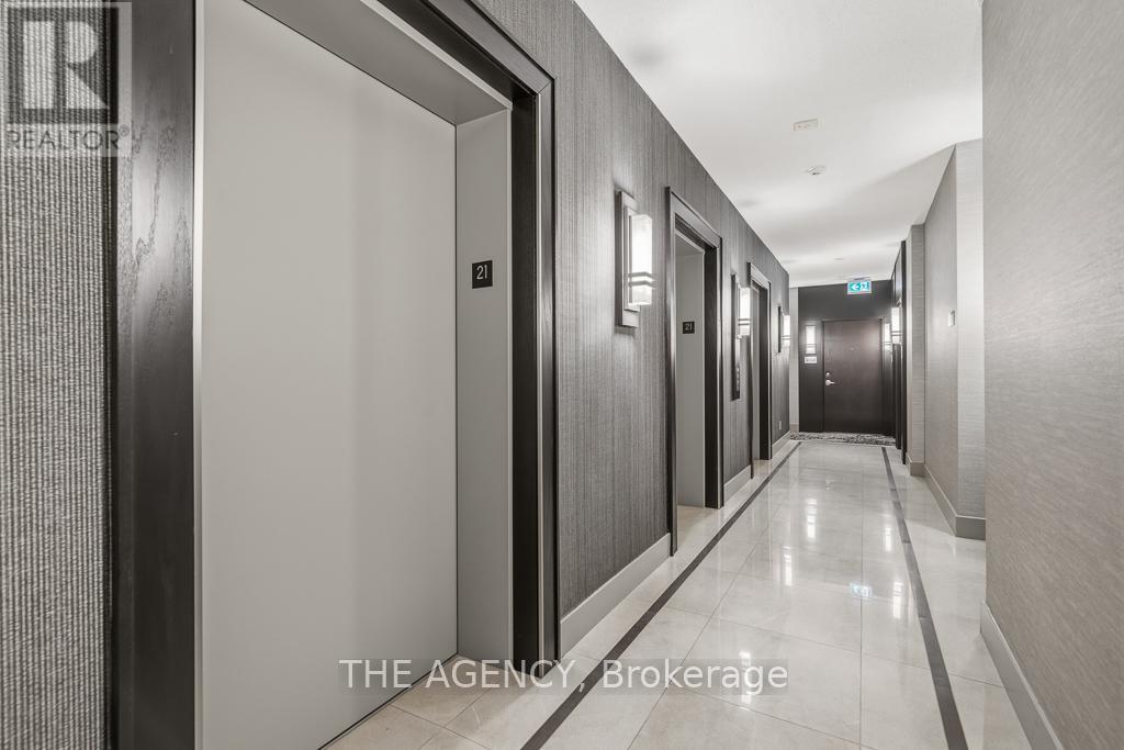 2103 - 218 Queens Quay Boulevard W, Toronto, Ontario  M5J 2Y6 - Photo 27 - C12952806