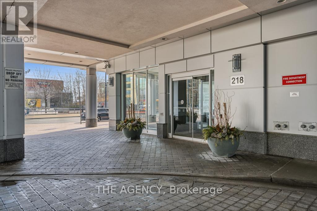 2103 - 218 Queens Quay Boulevard W, Toronto, Ontario  M5J 2Y6 - Photo 37 - C12952806