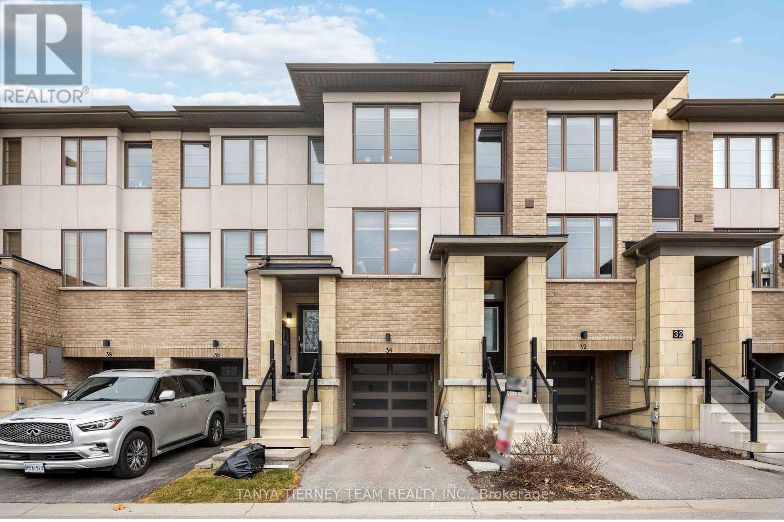 34 SHAWFIELD WAY, Whitby, Ontario