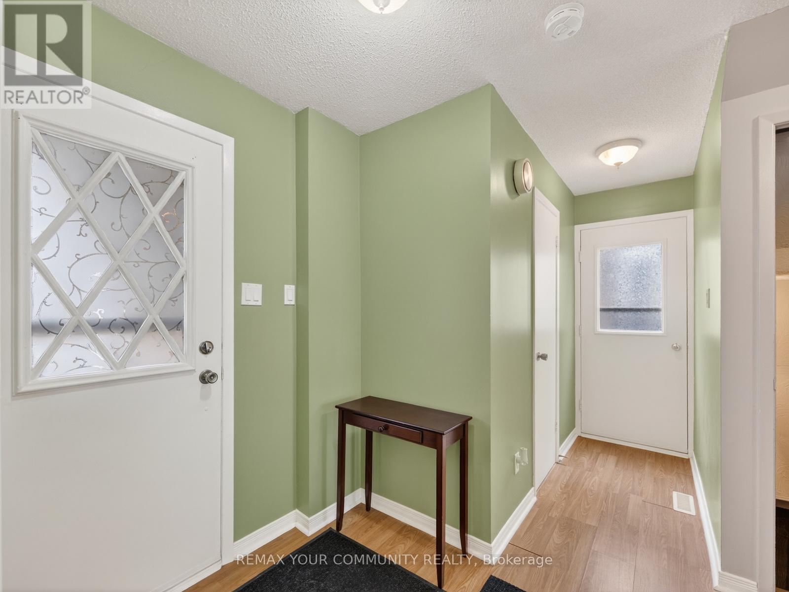 77 Oakhaven Drive, Toronto, Ontario  M1V 1X8 - Photo 4 - E12952916