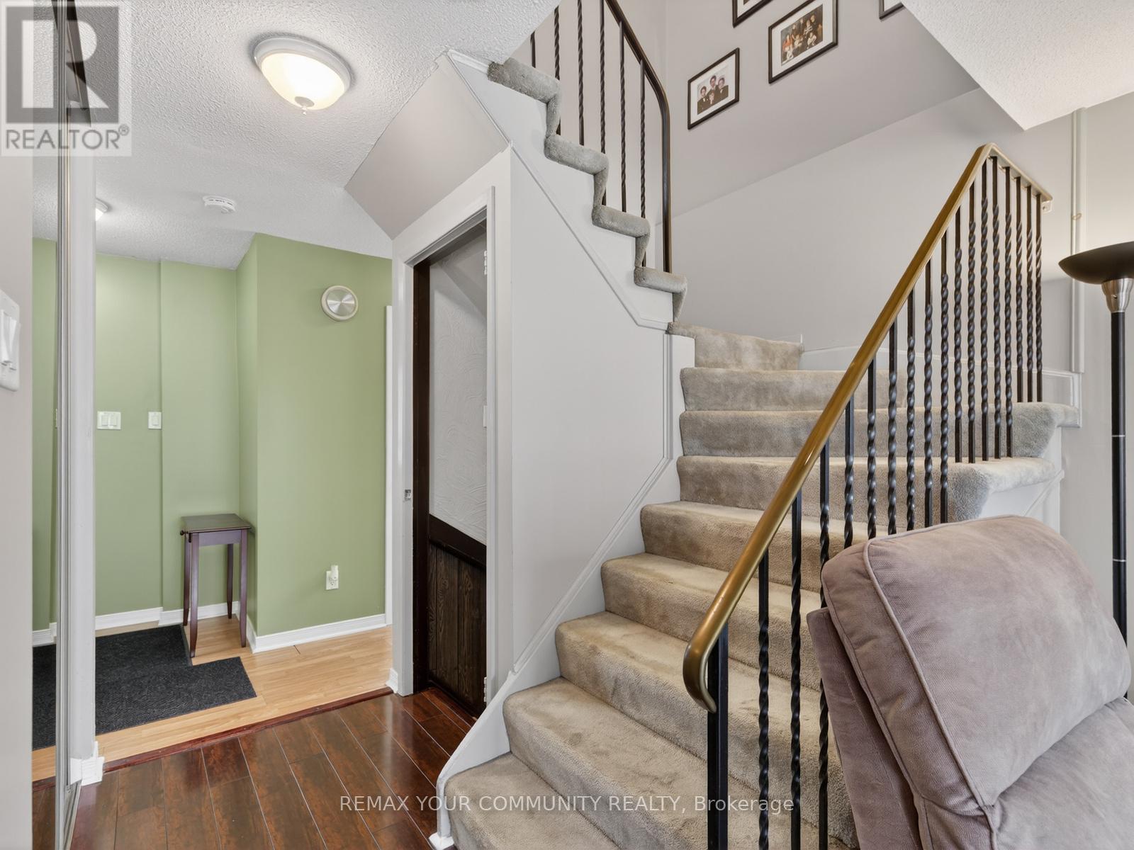 77 Oakhaven Drive, Toronto, Ontario  M1V 1X8 - Photo 5 - E12952916