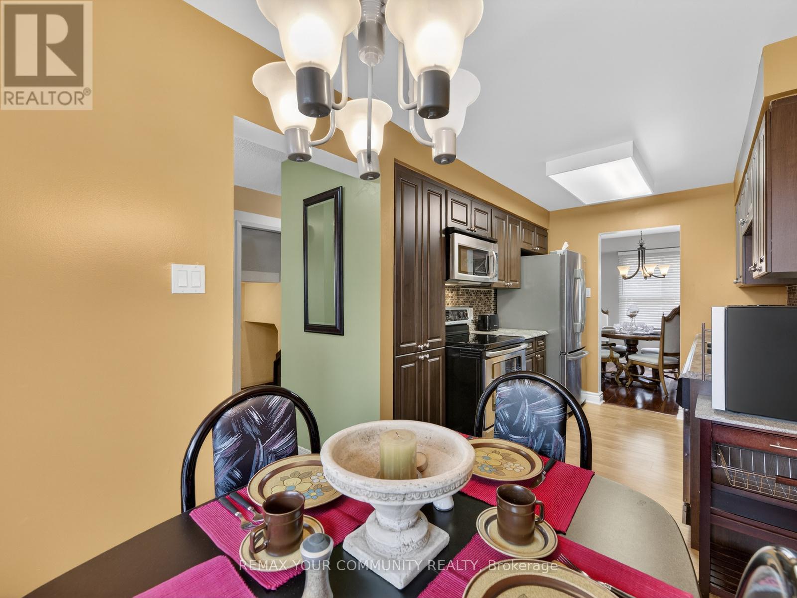 77 Oakhaven Drive, Toronto, Ontario  M1V 1X8 - Photo 7 - E12952916