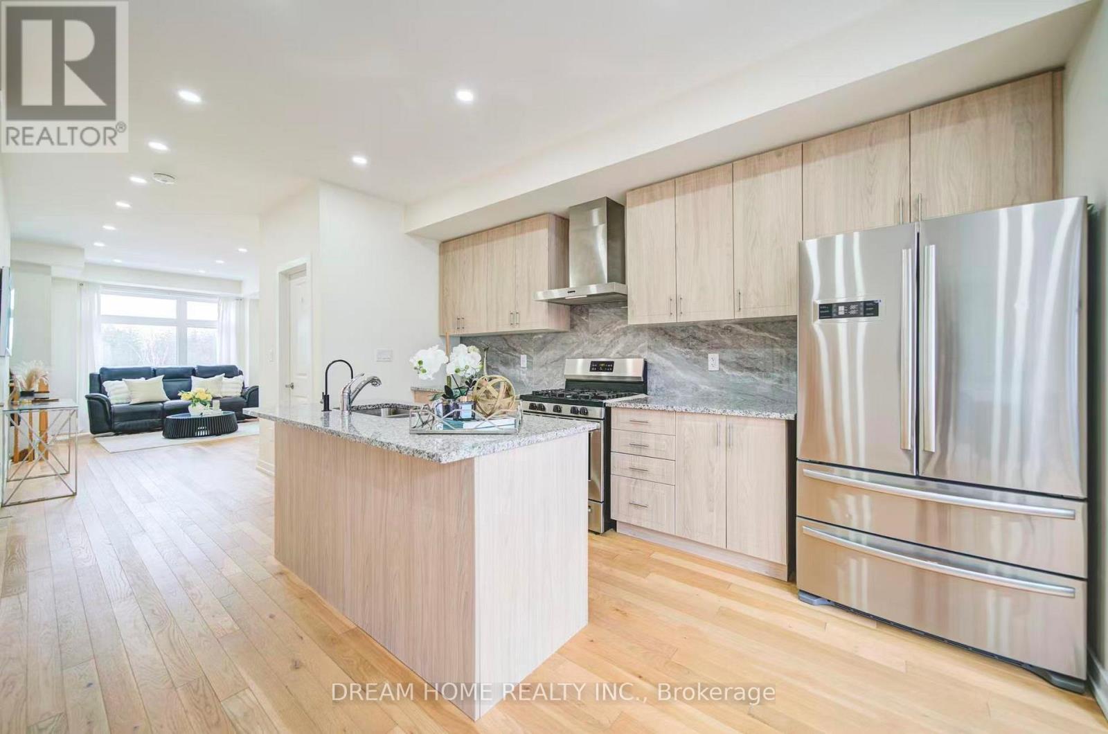 2190 Donald Cousens Parkway, Markham, Ontario  L6B 1P1 - Photo 8 - N12948920