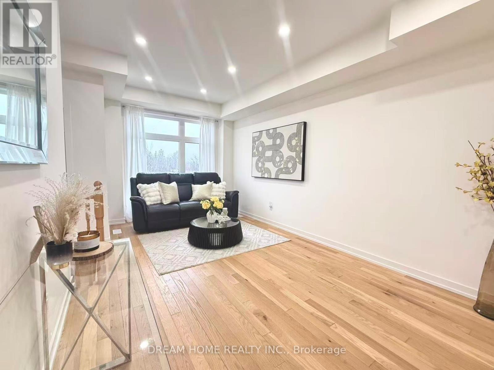 2190 Donald Cousens Parkway, Markham, Ontario  L6B 1P1 - Photo 9 - N12948920