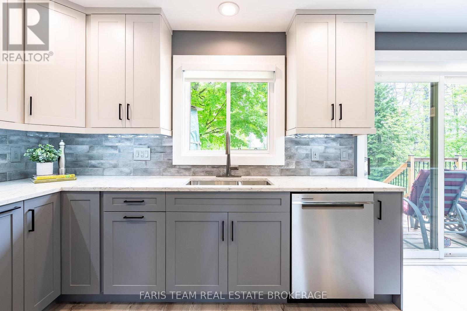 30 Bourgeois Beach Road, Tay, Ontario  L0K 2A0 - Photo 7 - S12814768