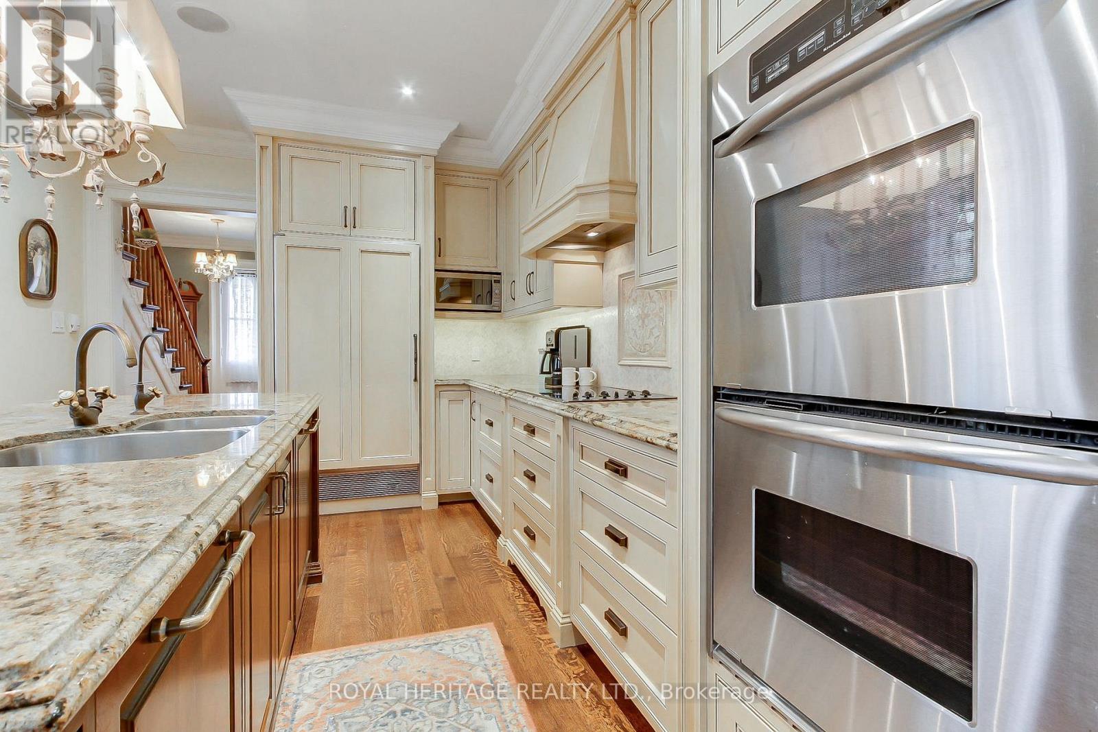 49 John Street E, Bradford West Gwillimbury, Ontario  L3Z 1G3 - Photo 13 - N12952830