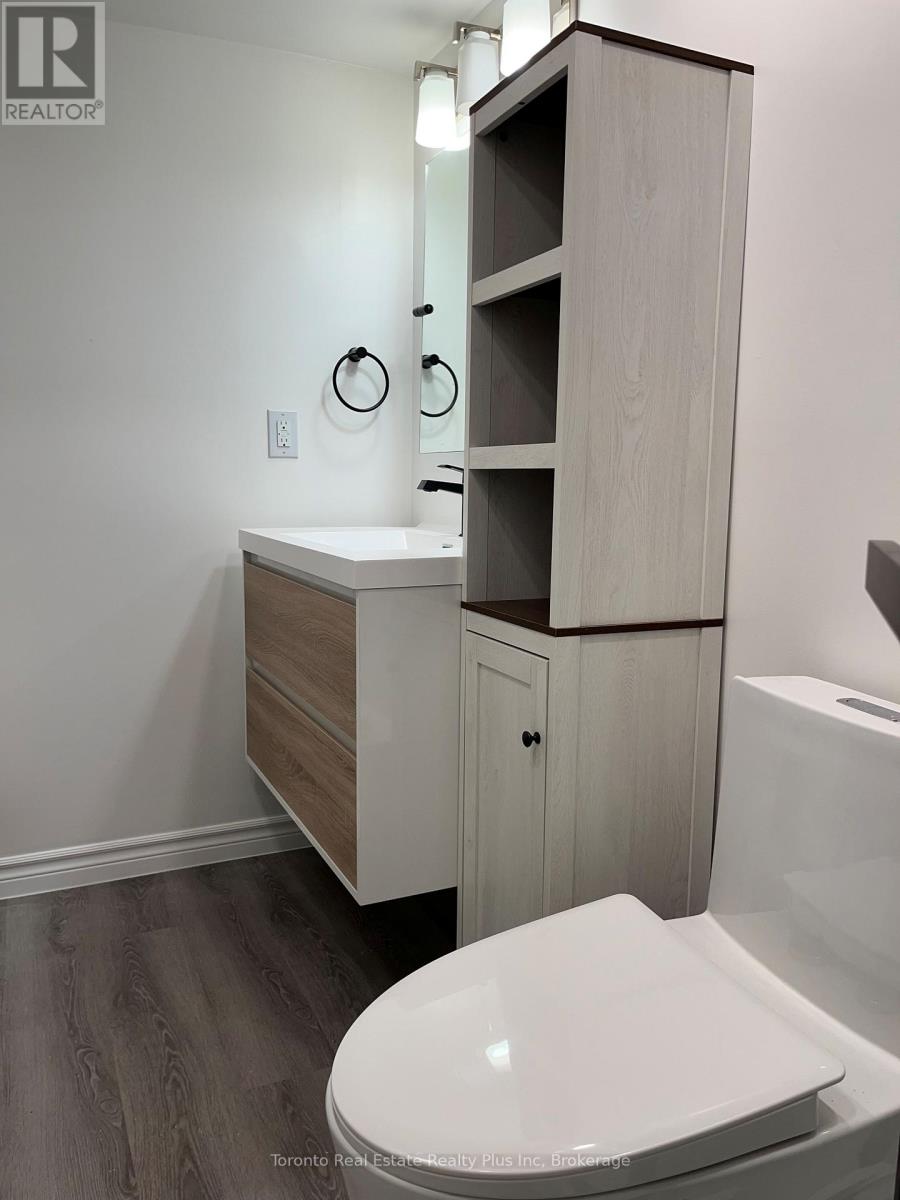 21 Nicholson Drive, Barrie, Ontario  L4N 8L7 - Photo 11 - S12952810