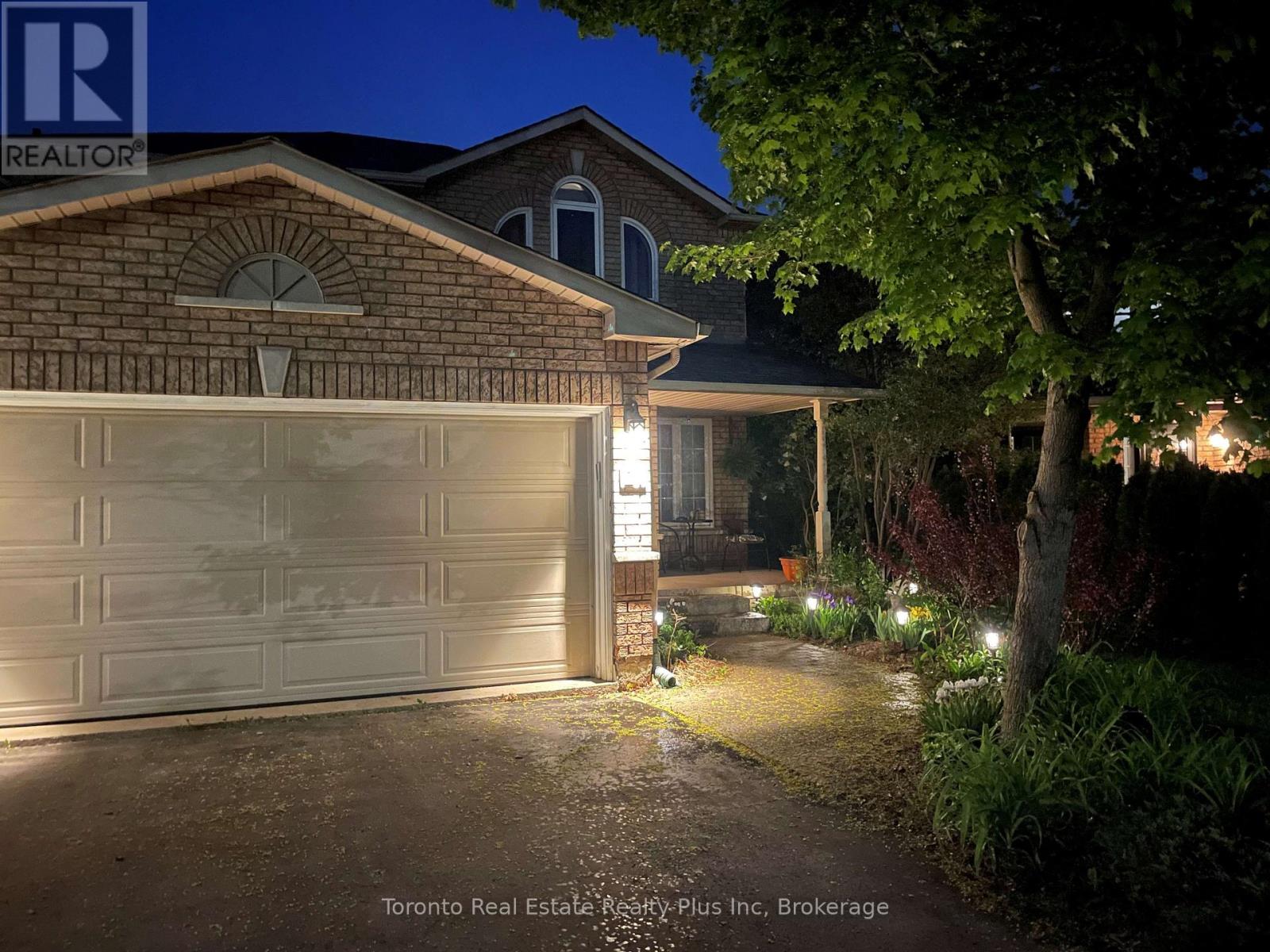 21 Nicholson Drive, Barrie, Ontario  L4N 8L7 - Photo 2 - S12952810