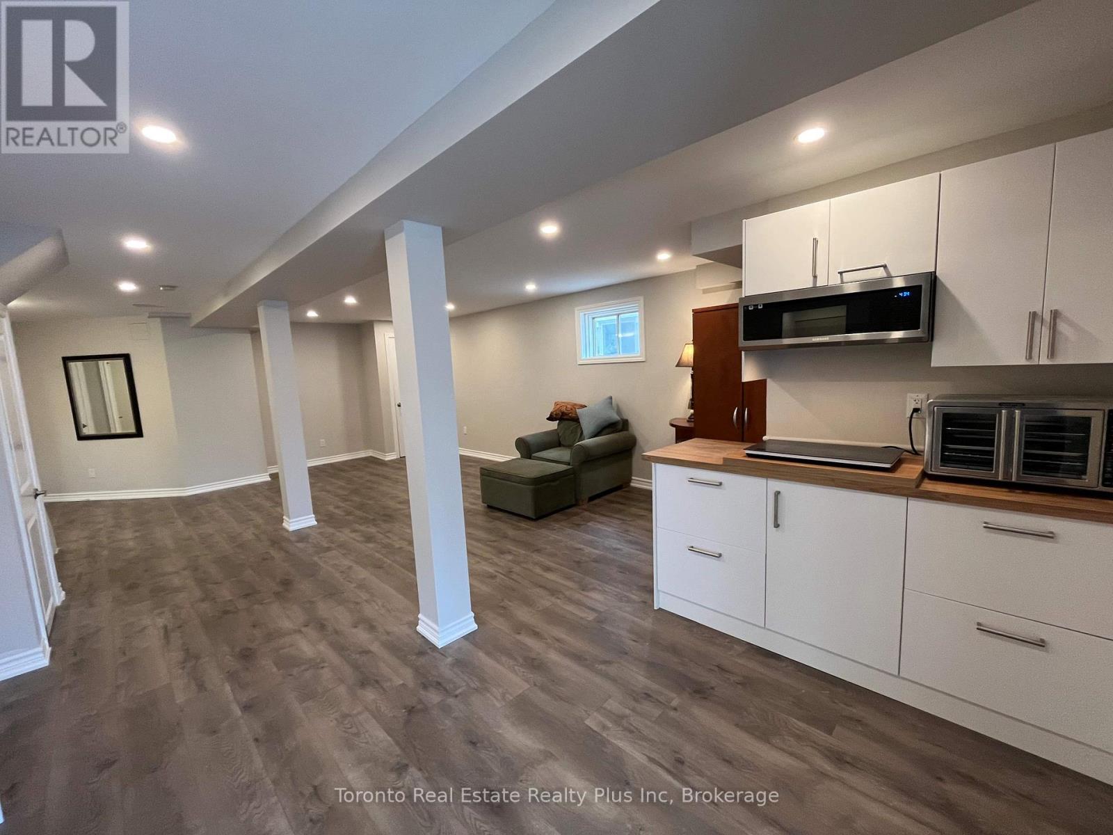 21 Nicholson Drive, Barrie, Ontario  L4N 8L7 - Photo 5 - S12952810