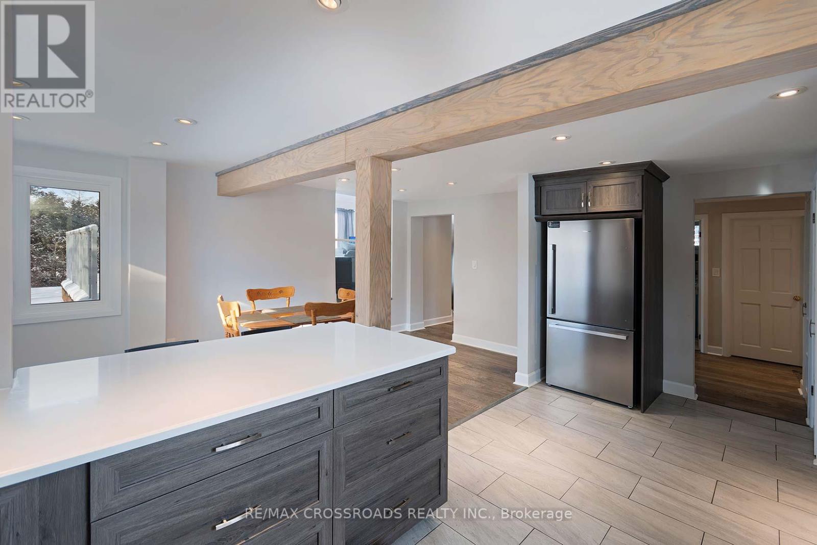 2 Sandlewood Trail, Ramara, Ontario  L0K 1B0 - Photo 15 - S12952874