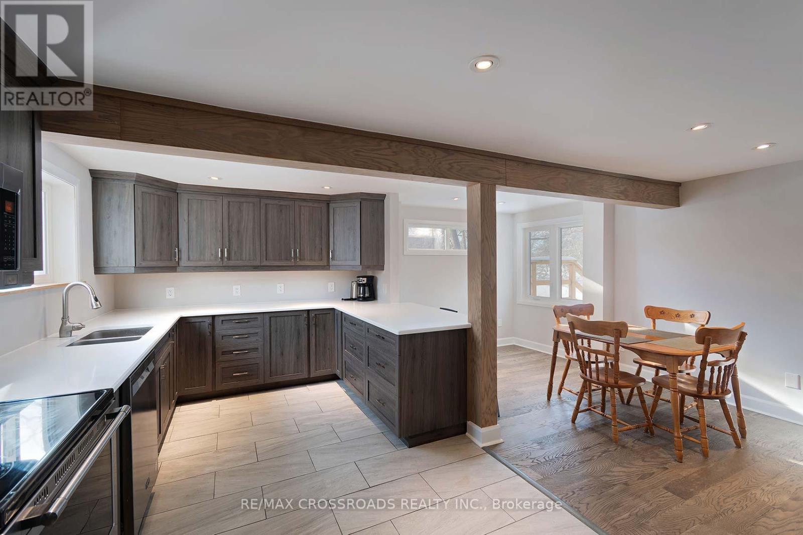 2 Sandlewood Trail, Ramara, Ontario  L0K 1B0 - Photo 17 - S12952874